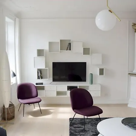 Apartment Beautifully Interior Designed Flat In The Heart Of *
