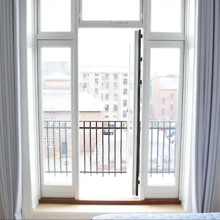 Apartment Beautifully Interior Designed Flat In The Heart Of *